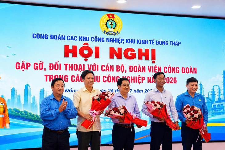 Hội nghị gặp gỡ, đối thoại tại Khu c&ocirc;ng nghiệp Long Giang